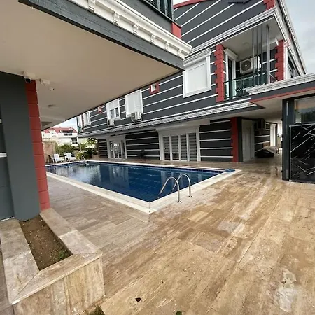 Avullar Palace Mit Pool In 14